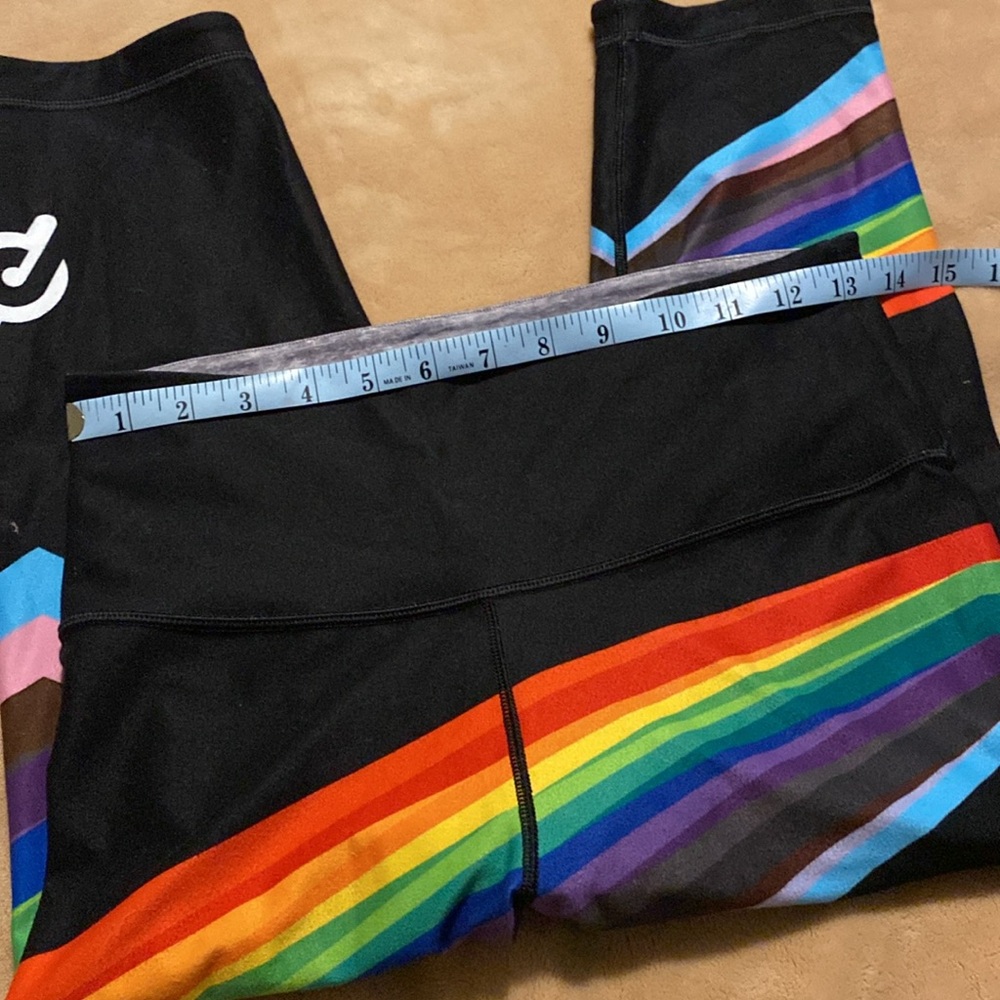 Peloton X With Reversible Rainbow Capri Legging Sz S